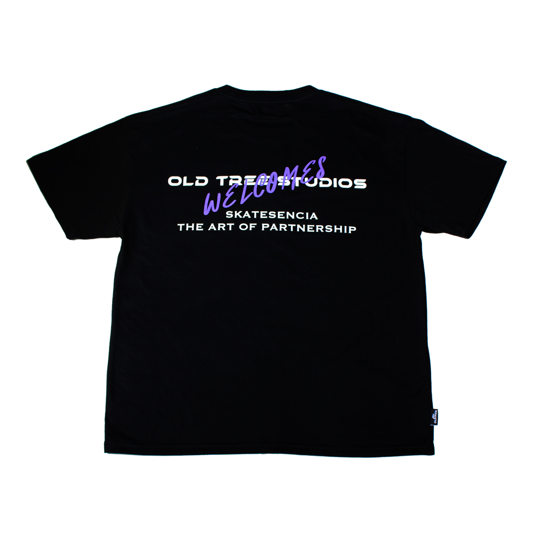 Polera Old Tree X Skatesencia Negra
