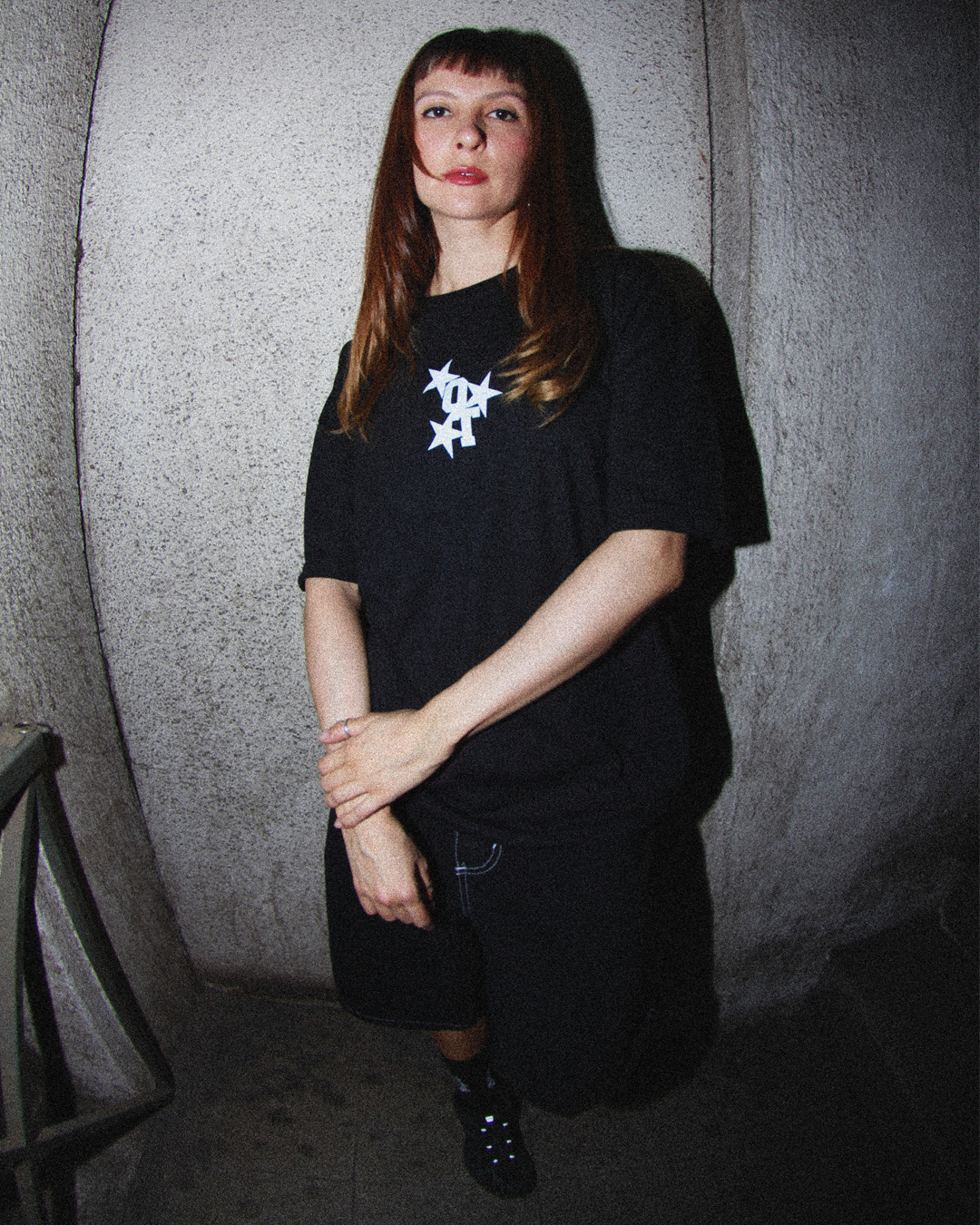 Polera Boxy Fit Star Negra Old Tree