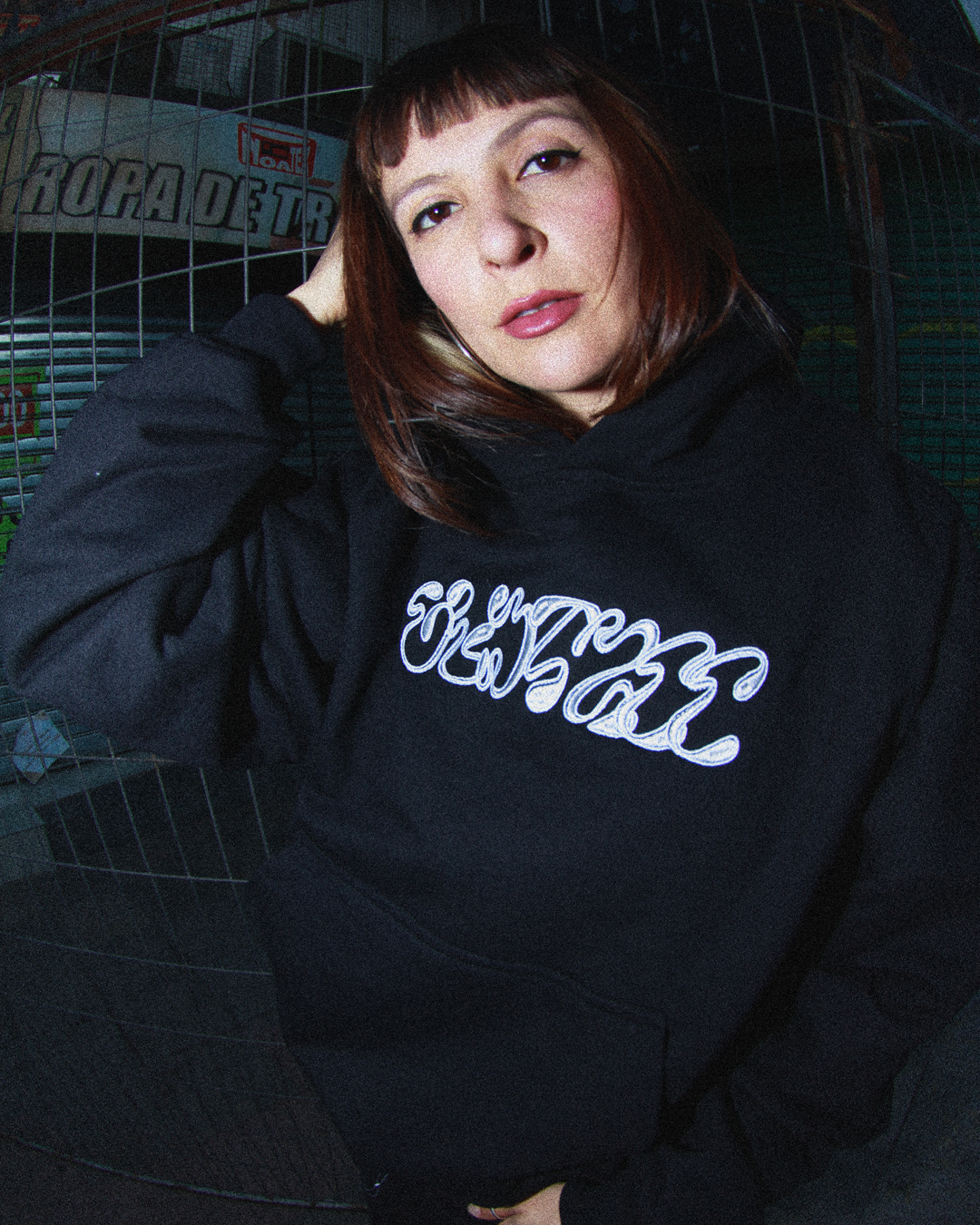 Hoodie Boxy Fit Letters Bordado Negro Old Tree
