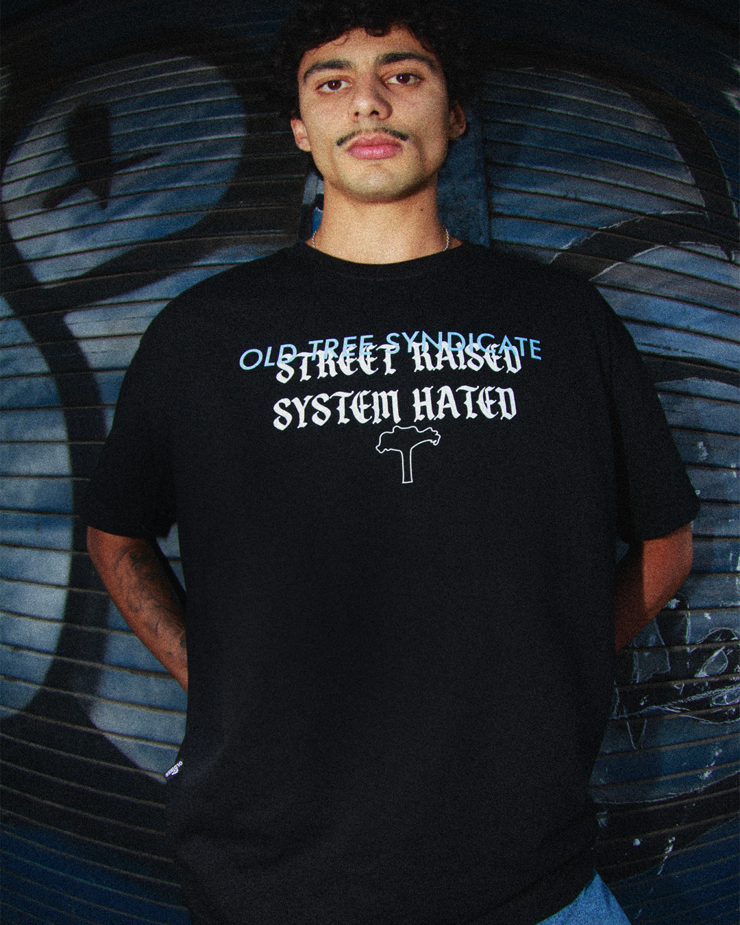 Polera Syndicate Negra Old Tree